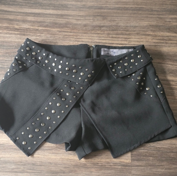 Guess Pants - GUESS STUDDED SKORT Black Micro Mini Skirt Goth Size 0